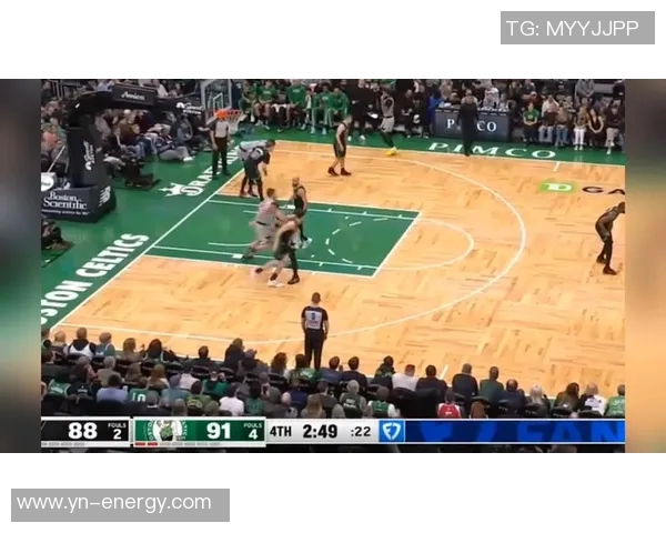 马刺与凯尔特人激战正酣精彩瞬间回顾与赛场图片分享