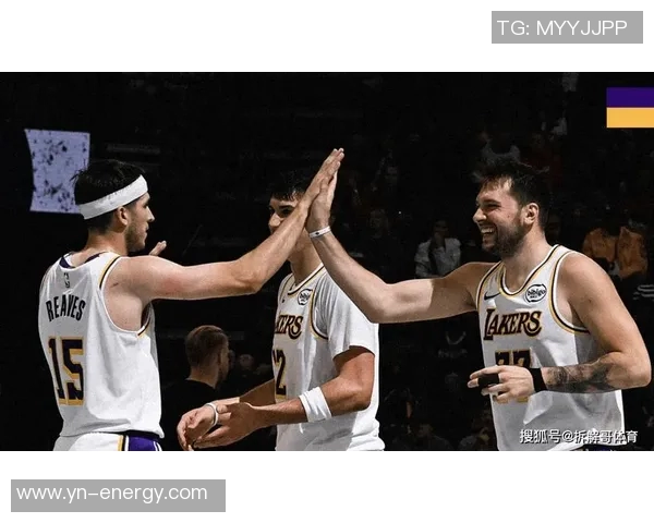 热火与湖人对决回顾11月19日精彩瞬间与赛后分析