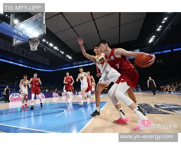 洛阳中赫篮球迎战北京队全力争胜展现团队实力与竞技精神 洛阳中赫篮球迎战北京队全力争胜展现团队实力与竞技精神