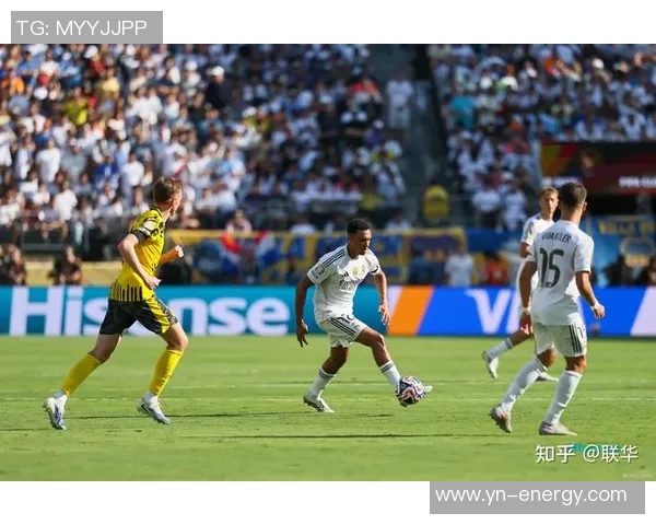 鹿岛鹿角与皇马的场地对比分析及比赛影响探讨